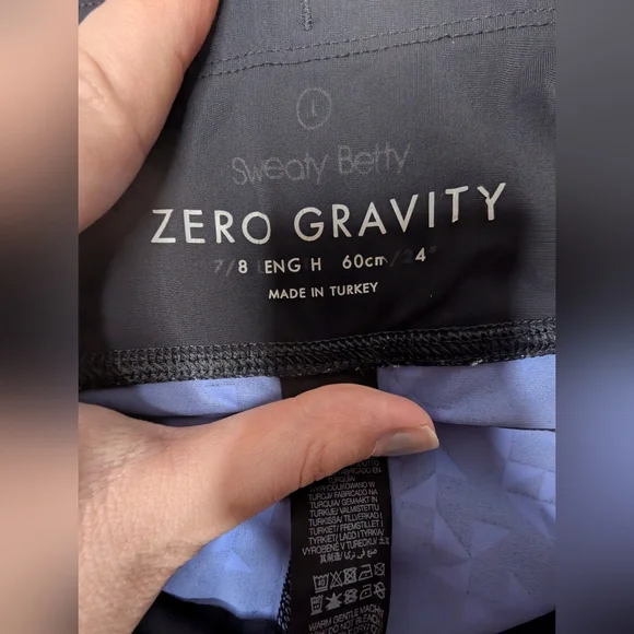 Sweaty Betty L (US 12) Zero Gravity 7/8 Length Black with Light Blue Geometric - Picture 6 of 14